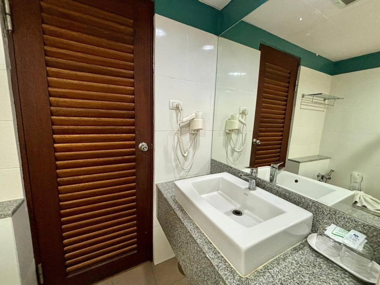 Aloha Hatyai Hotel Хатъяй Экстерьер фото